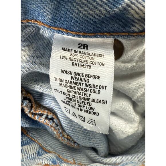 Aeropostale Womens Mom Jeans Light Wash Distressed High Rise Sz 2R Ripped Knees - Picture 4 of 12